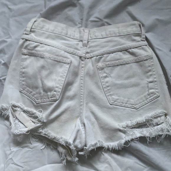 Cute mini white jean shorts perfect for summer - Picture 2 of 3